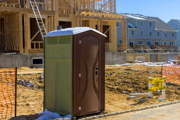 Porta potty delivery and setup in Roanoke, IN